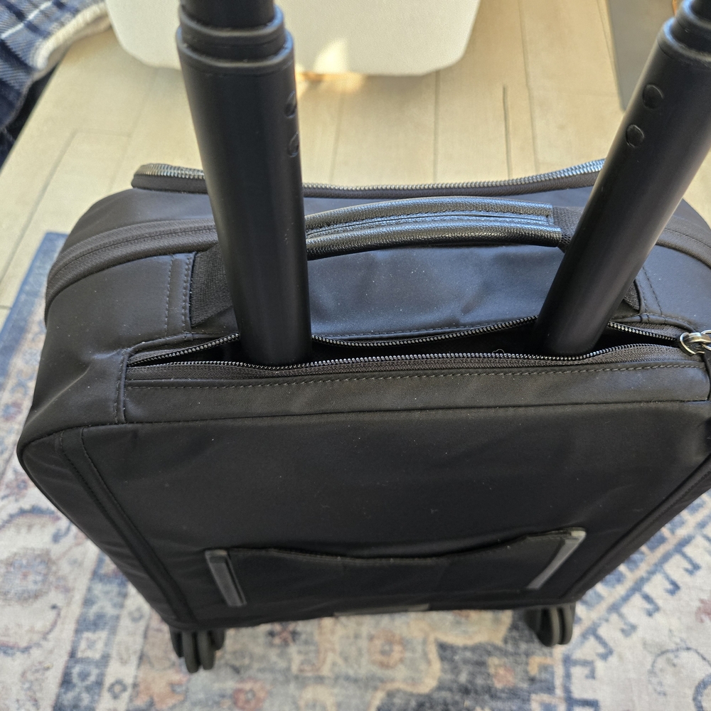 Tumi Sleek Black Laptop Bag - Picture 4 of 11